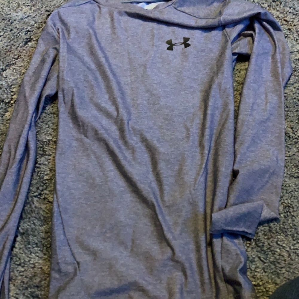 Under armor shirt size small